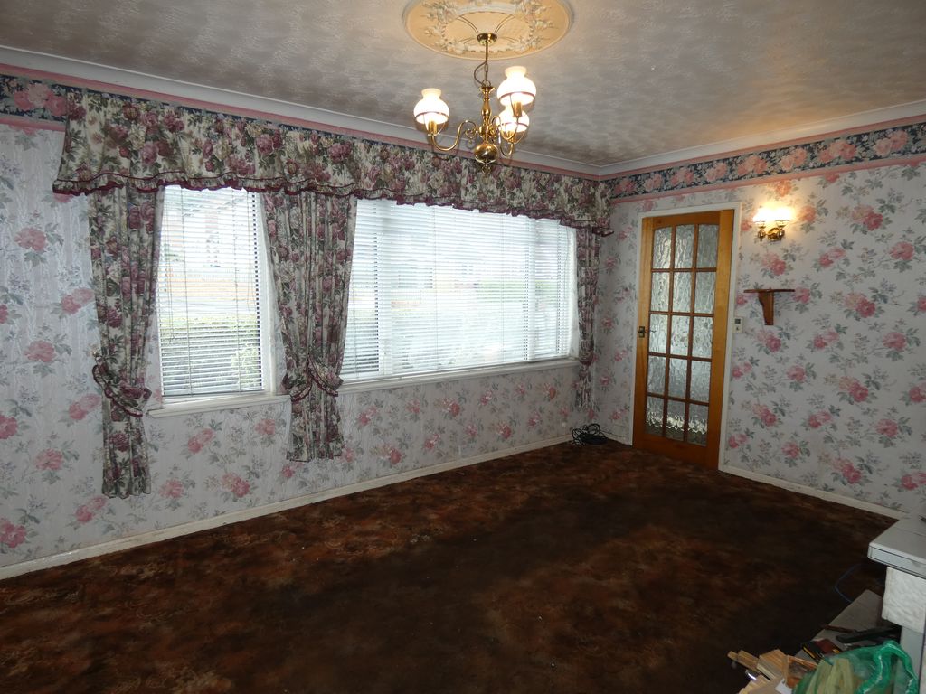 Lounge- click for photo gallery